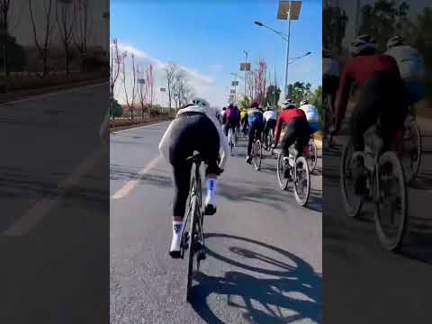 "로드 라이딩의 참맛! 바람을 가르고 달리다 🚴‍♂️🔥""속도와 힐링의 조화! 로드 자전거 라이딩의 매력""  #라이딩 #로드만의_맛, 속도를 느껴보세요!"